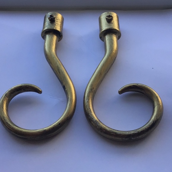 Rustic antique gold drape holder hooks - Picture 1 of 9